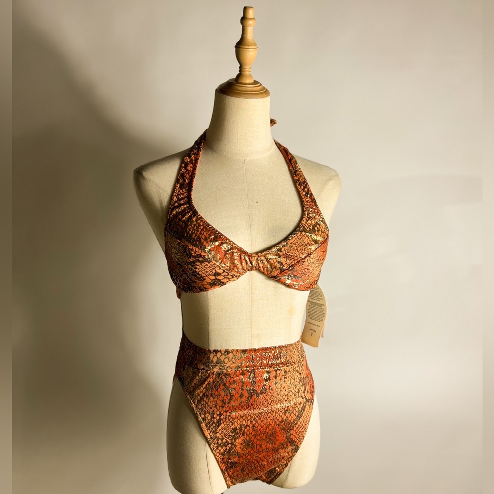 DEADSTOCK 90s Vintage Venus Copper Gold Underwire High Cut Thigh Bikini B Cup/M